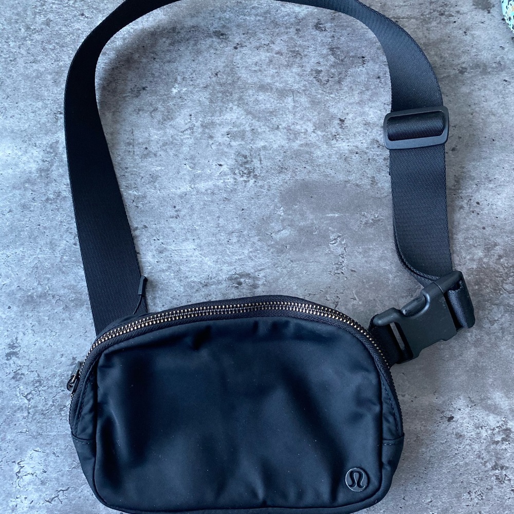 Lululemon Black Everyday Bag
